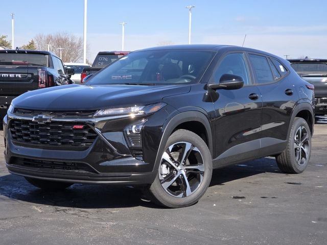 New 2026 Chevrolet Trax RS w/ Sunroof Package FWD image 2
