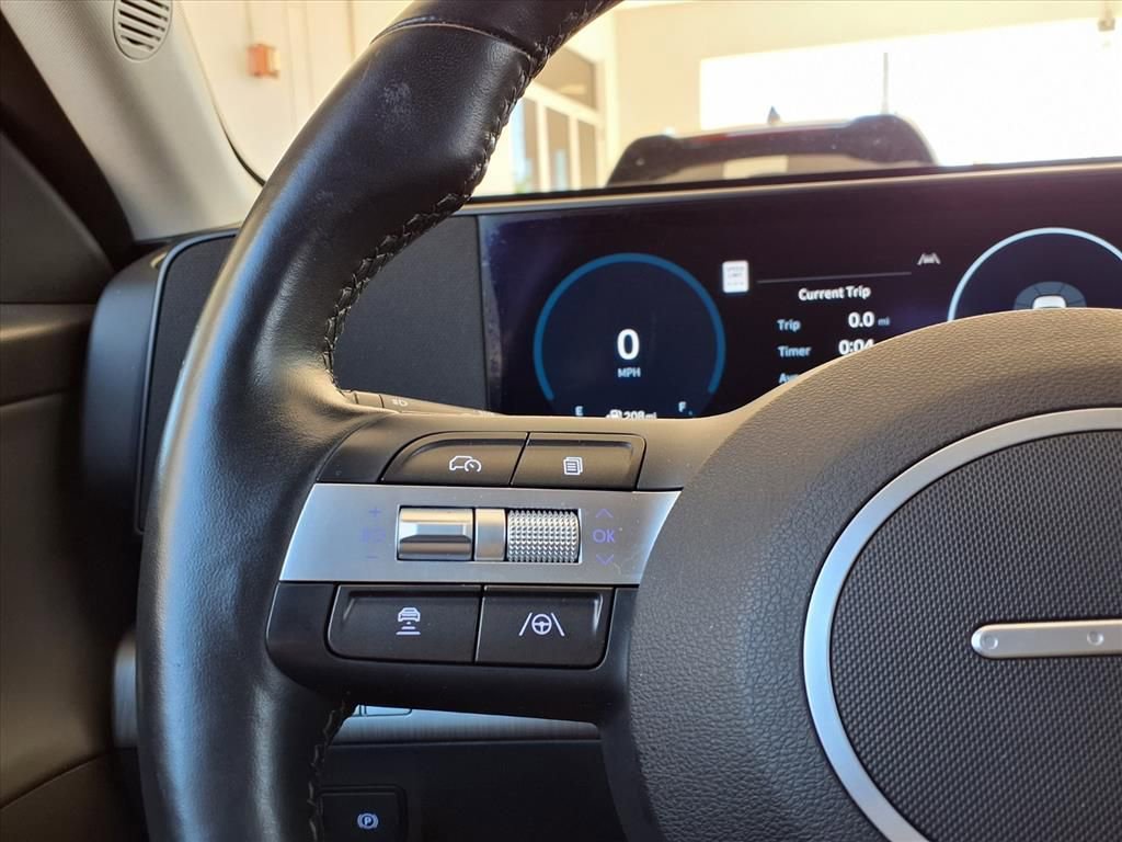 Used 2024 Hyundai Kona Limited FWD image 29