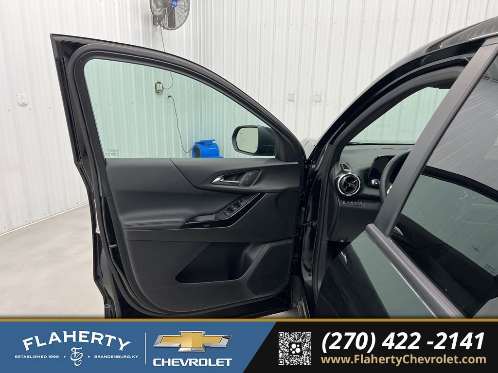 Used 2025 Chevrolet Equinox LT image 8