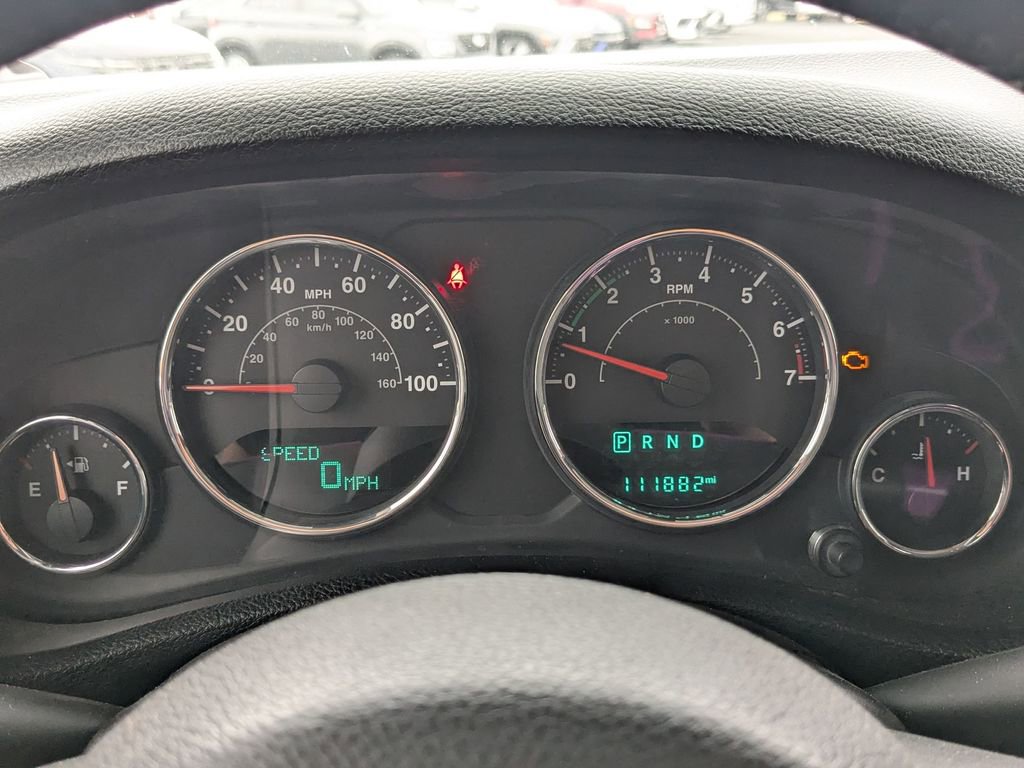 Used 2015 Jeep Wrangler Unlimited Sahara w/ Connectivity Group image 11