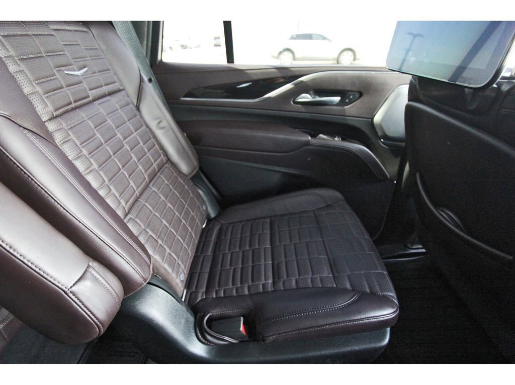 Used 2021 Cadillac Escalade Sport Platinum AWD/4WD image 11