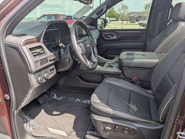 Used 2023 Chevrolet Tahoe Premier w/ Premium Package AWD/4WD image 9