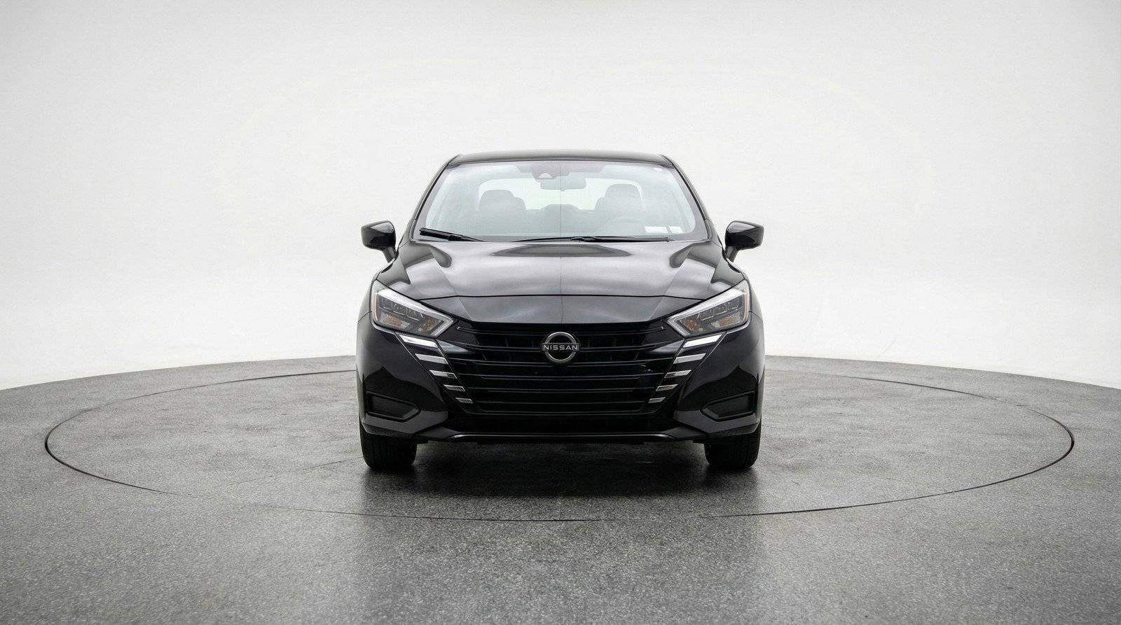 Used 2025 Nissan Versa SV image 2