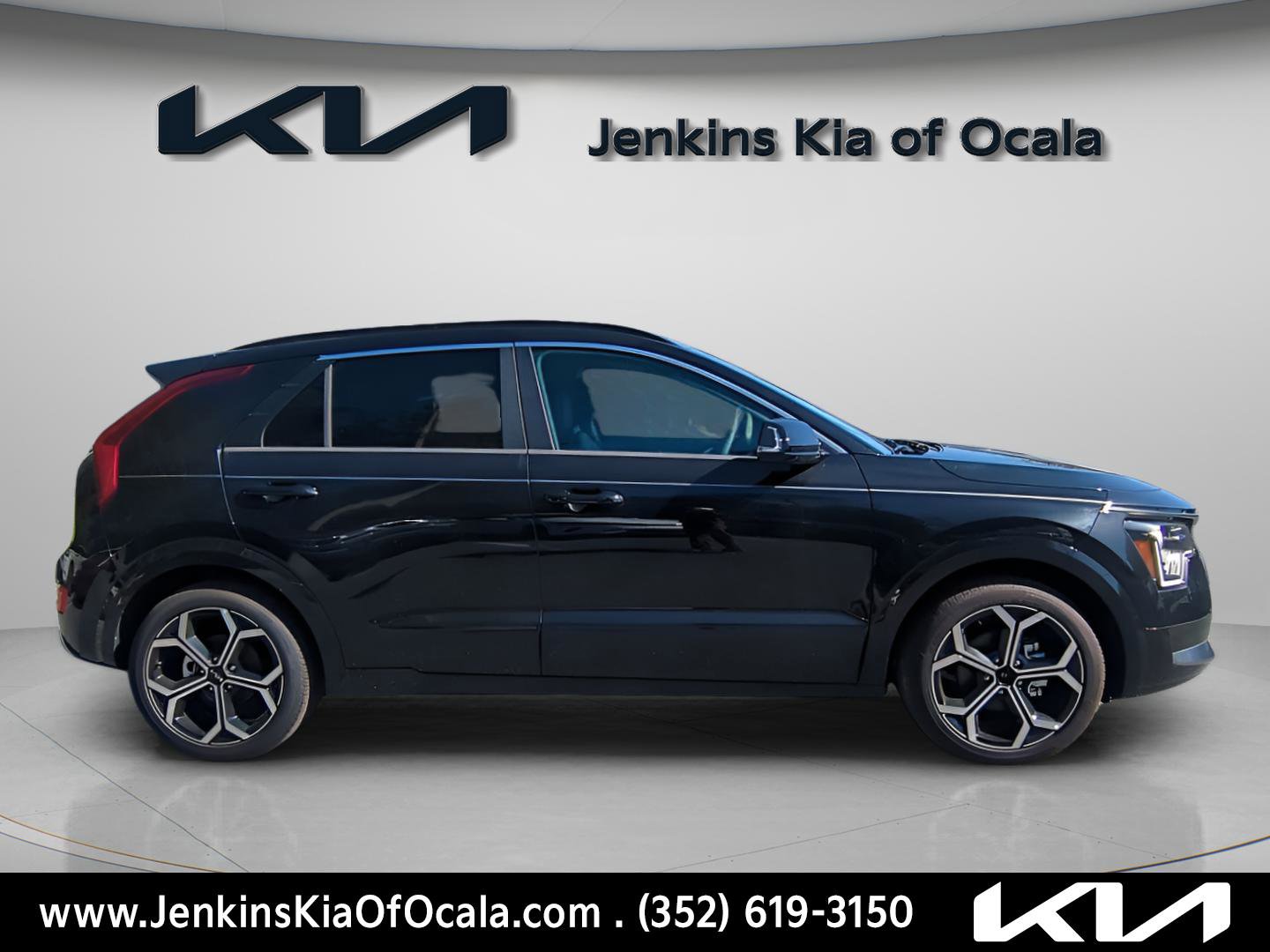 New 2025 Kia Niro EX Touring image 2