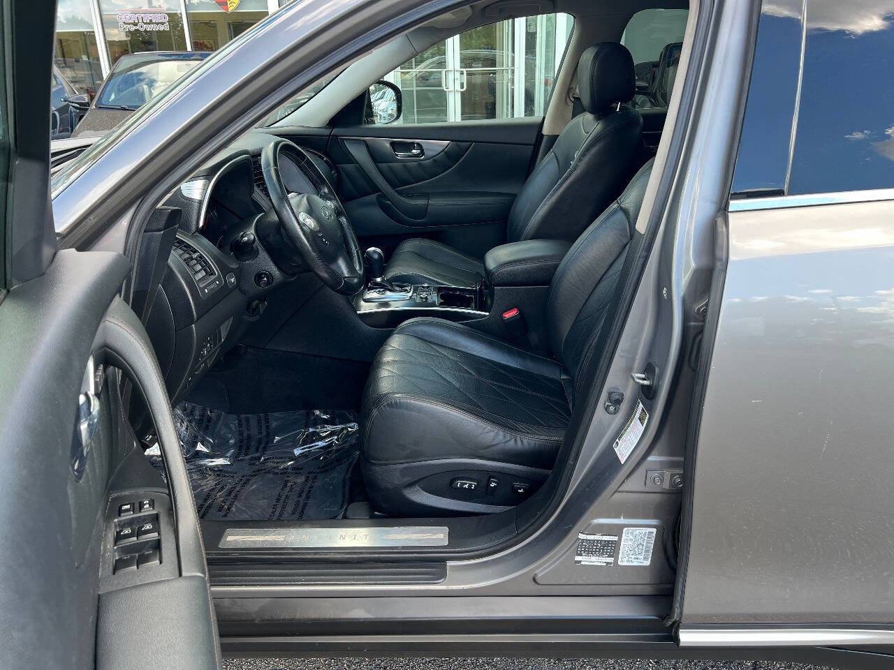 Used 2010 INFINITI FX35 AWD w/ Premium Pkg image 21