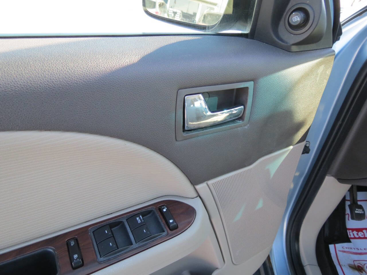 Used 2009 Ford Taurus SEL image 17