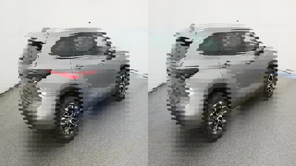 New 2026 Toyota Highlander XLE image 9