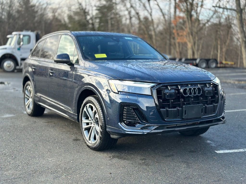 Certified 2025 Audi Q7 2.0T Premium w/ Convenience Plus Package image 8