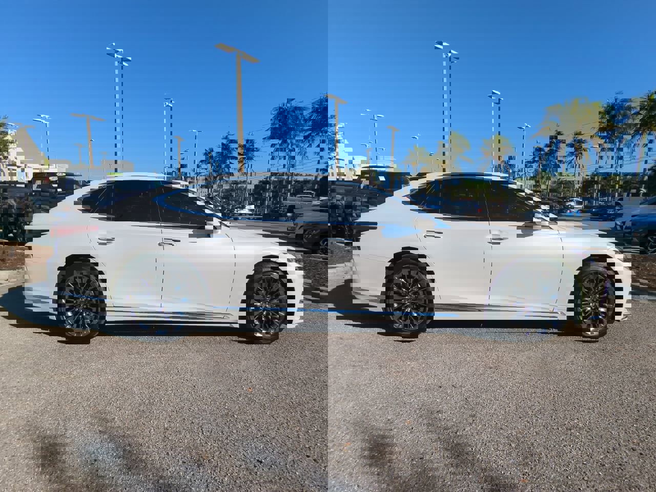 Used 2023 Lexus LS 500 w/ Accessory Package (Z2) image 4