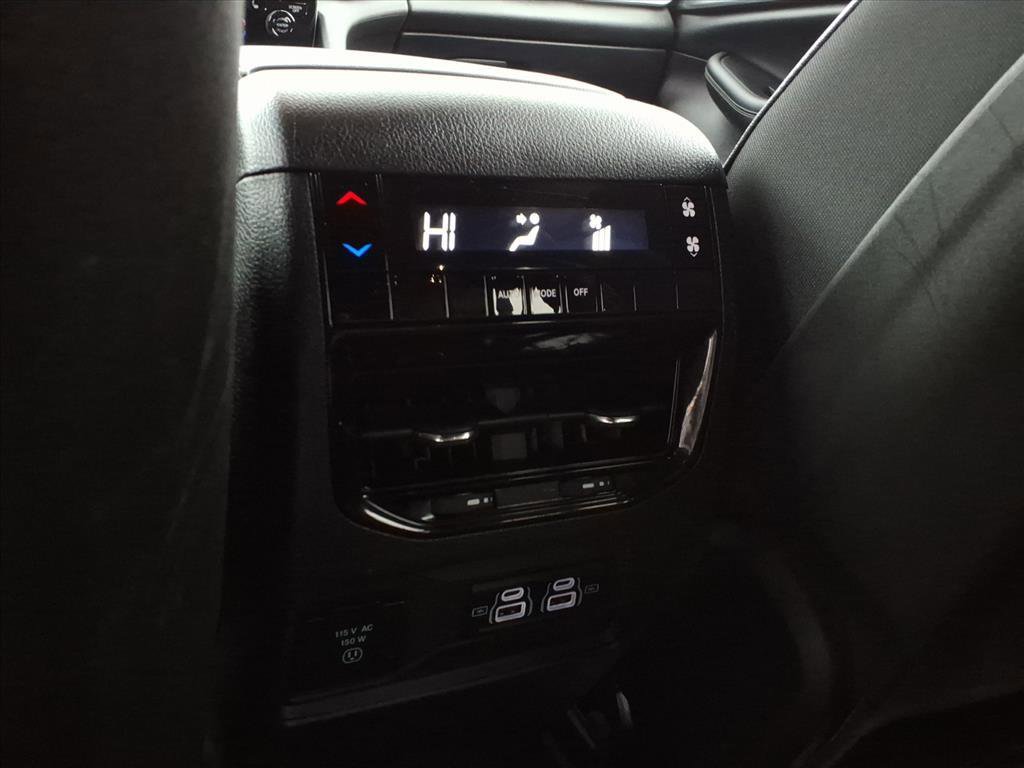 Used 2024 Jeep Grand Cherokee L Laredo image 6