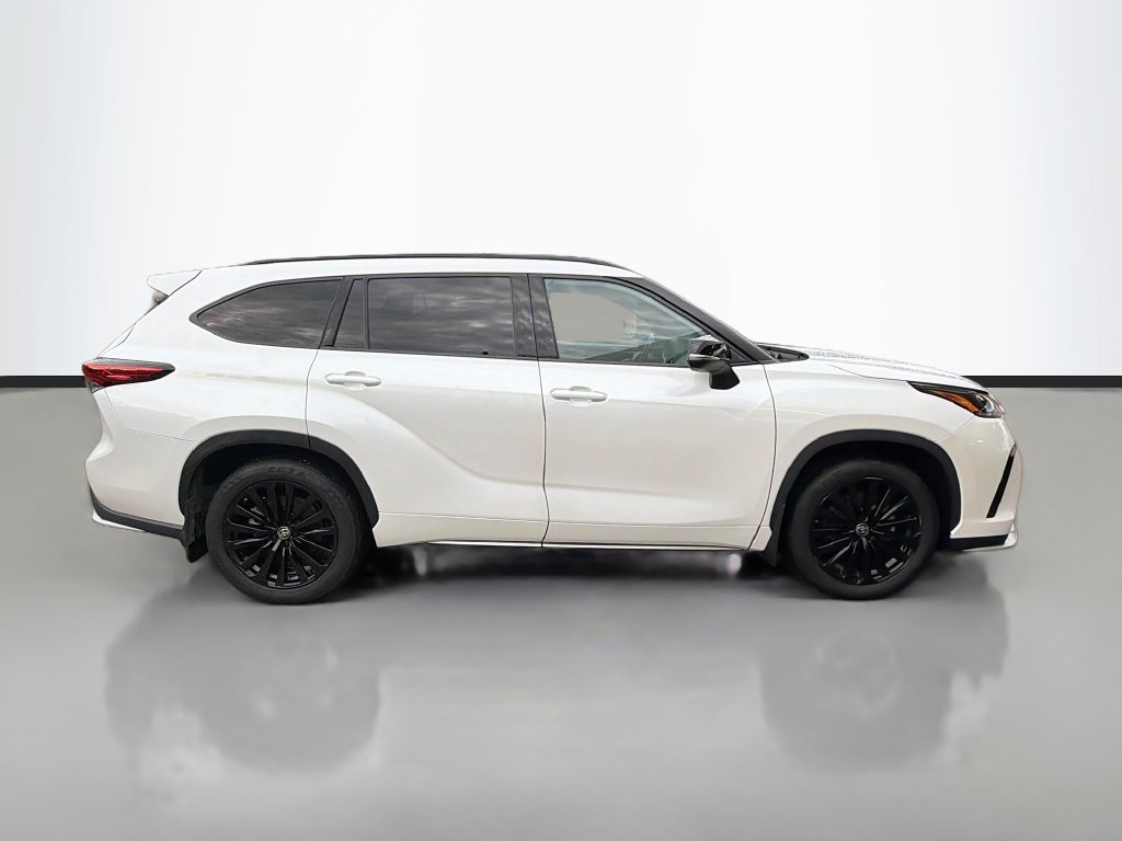 Used 2023 Toyota Highlander XSE FWD image 8