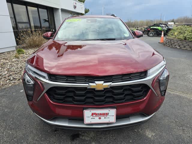 Used 2024 Chevrolet Trax LT FWD image 9