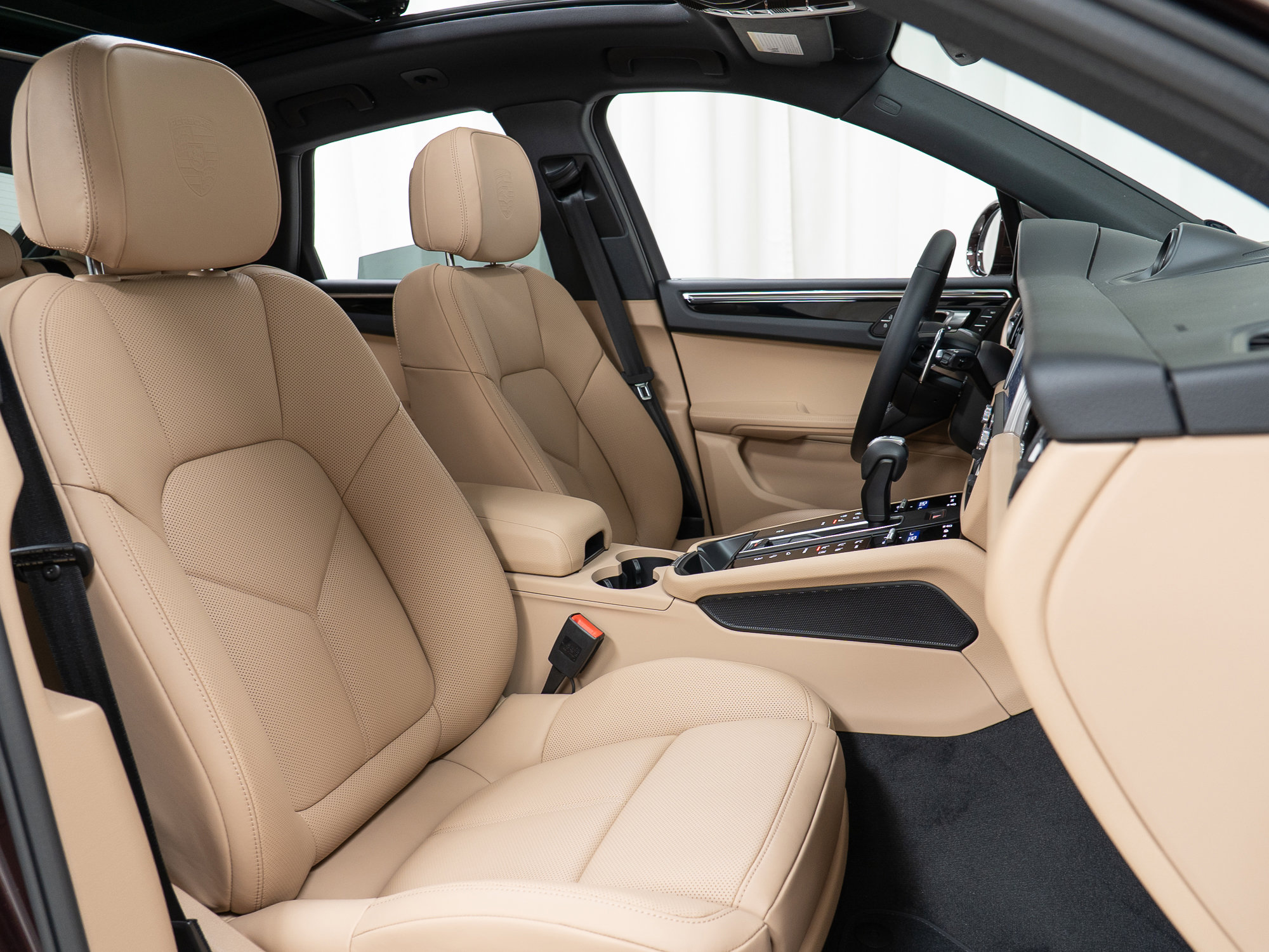 New 2026 Porsche Macan AWD/4WD image 26