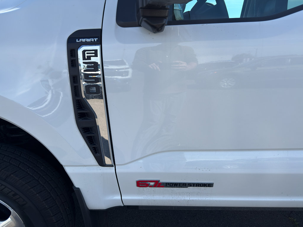 Used 2025 Ford F350 Lariat w/ Lariat Ultimate Package image 5