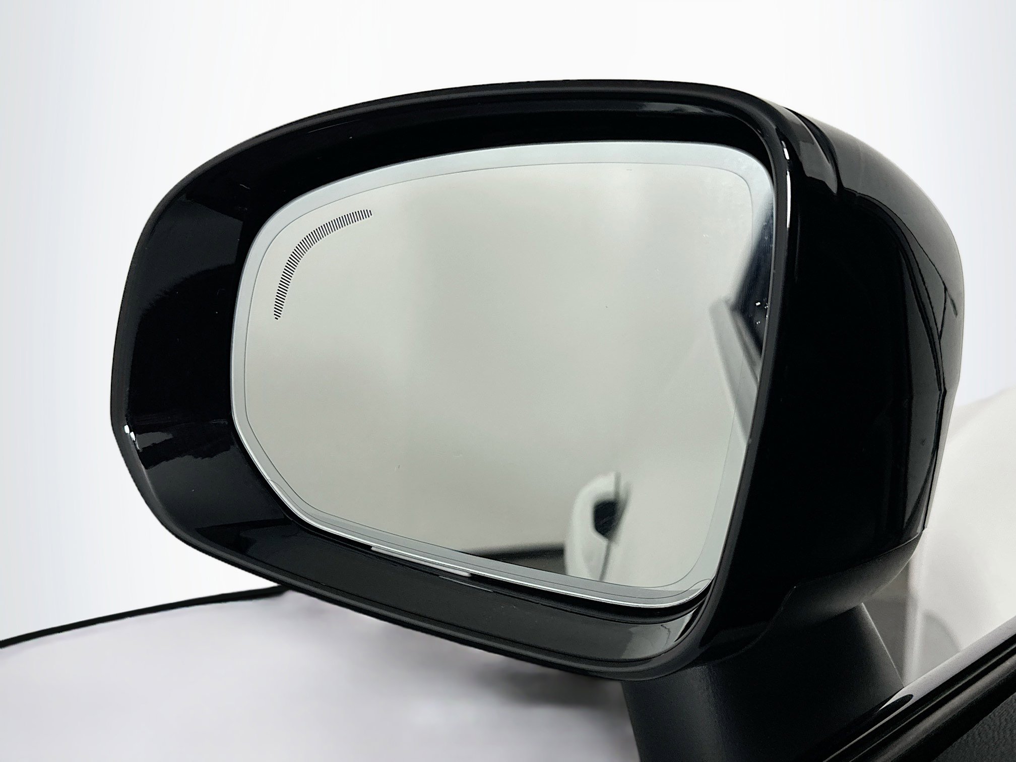 Used 2025 Volvo XC60 B5 Plus image 16