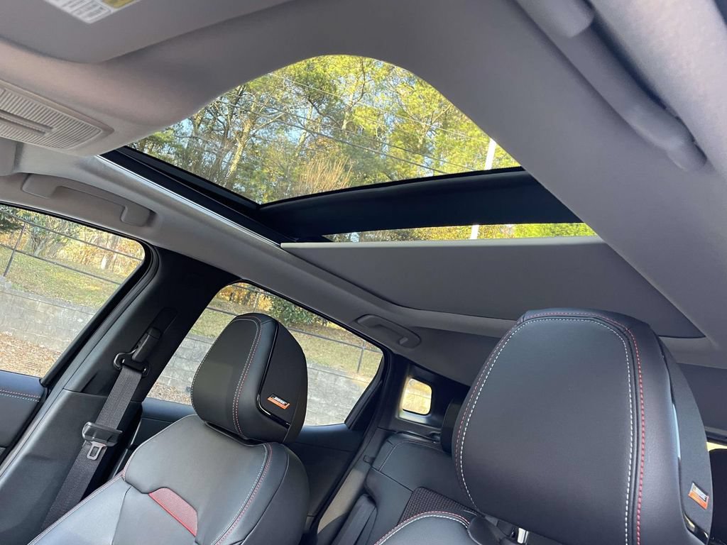 New 2026 Nissan Kicks SR w/ SR Premium Package FWD image 15