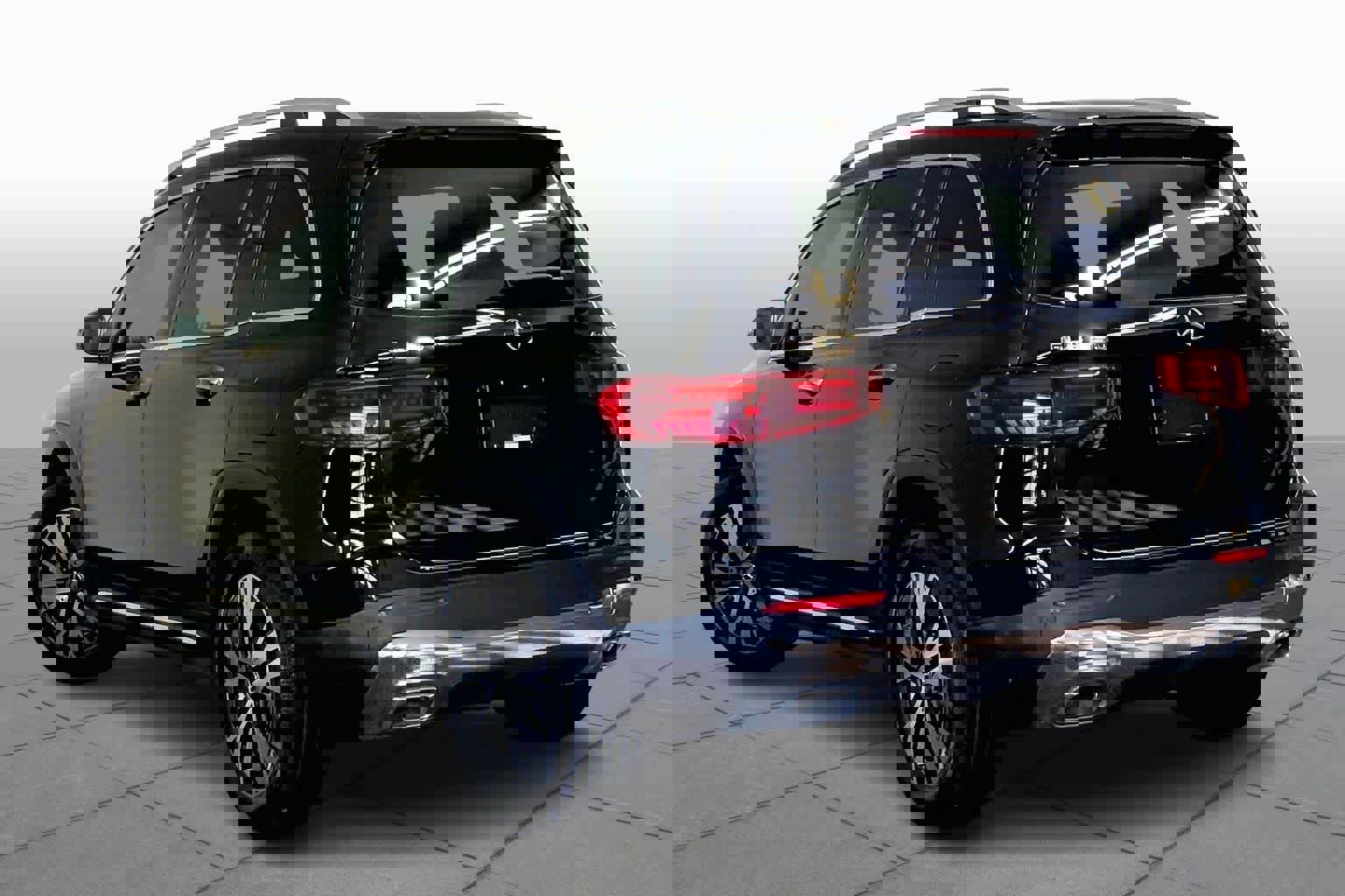 Used 2024 Mercedes-Benz GLB 250 4MATIC image 12