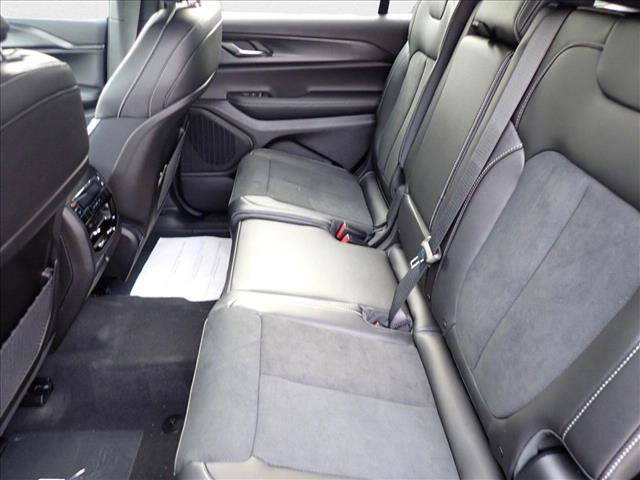 New 2025 Jeep Grand Cherokee L Altitude image 10