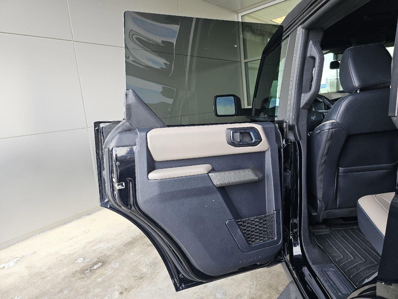 Used 2023 Ford Bronco Wildtrak image 17