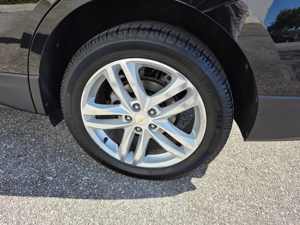 Used 2018 Chevrolet Equinox Premier image 18