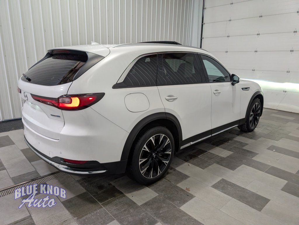Used 2024 MAZDA CX-90 Plug-In Hybrid w/ Premium Plus AWD/4WD image 4