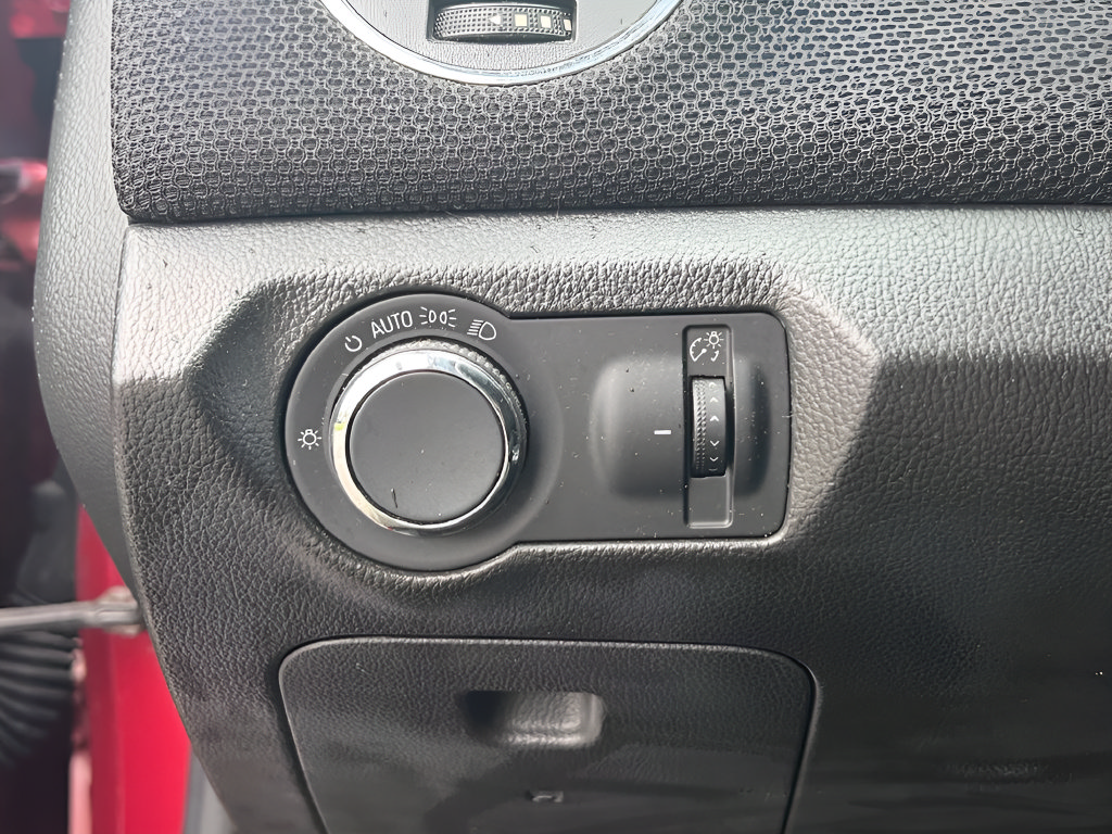 Used 2014 Chevrolet Cruze LT FWD image 19