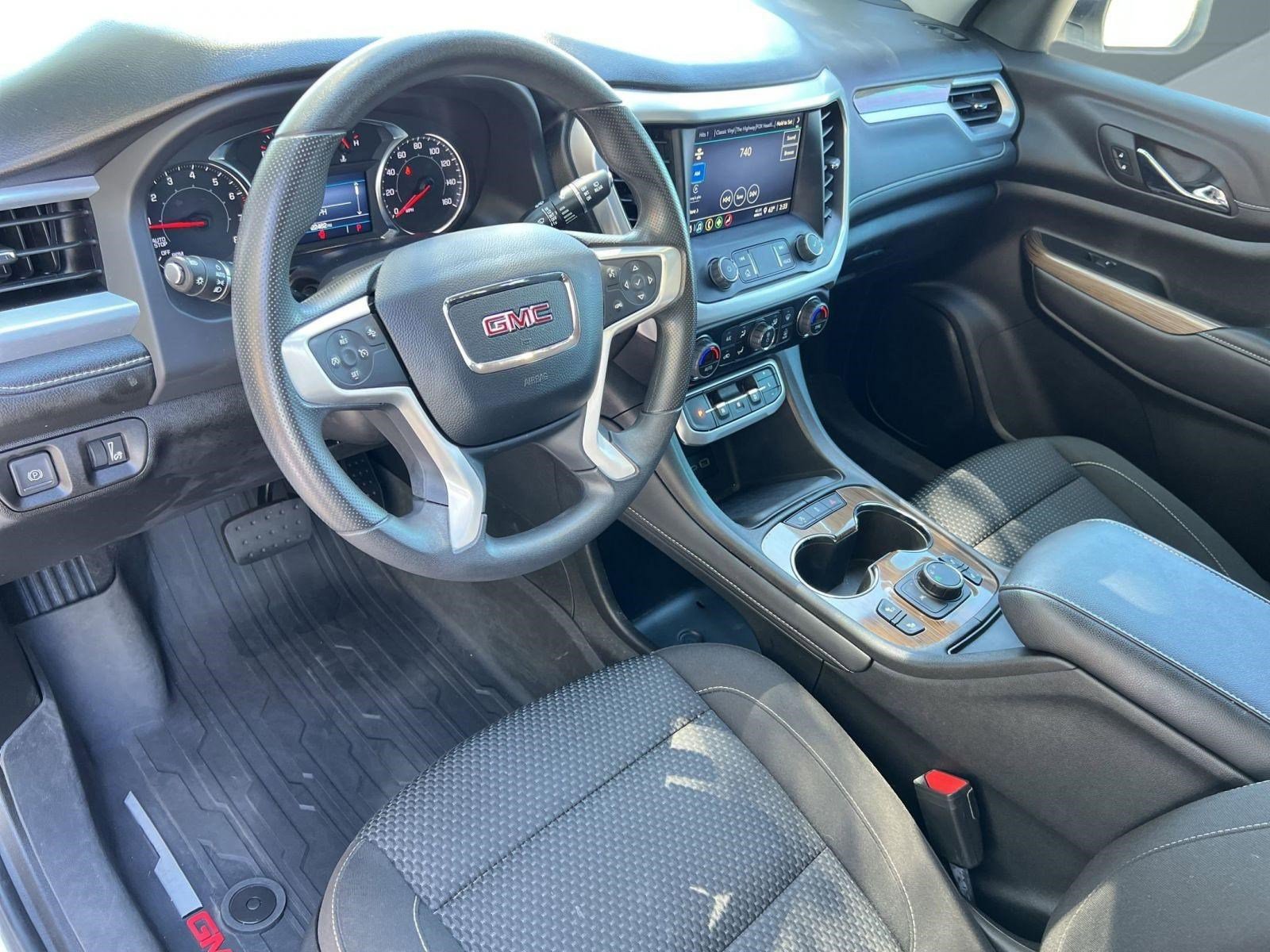 Certified 2023 GMC Acadia SLE w/ Driver Convenience Package image 4