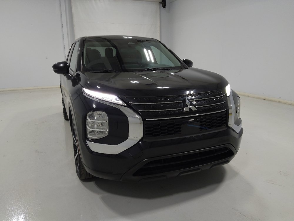 Used 2022 Mitsubishi Outlander ES AWD/4WD image 14