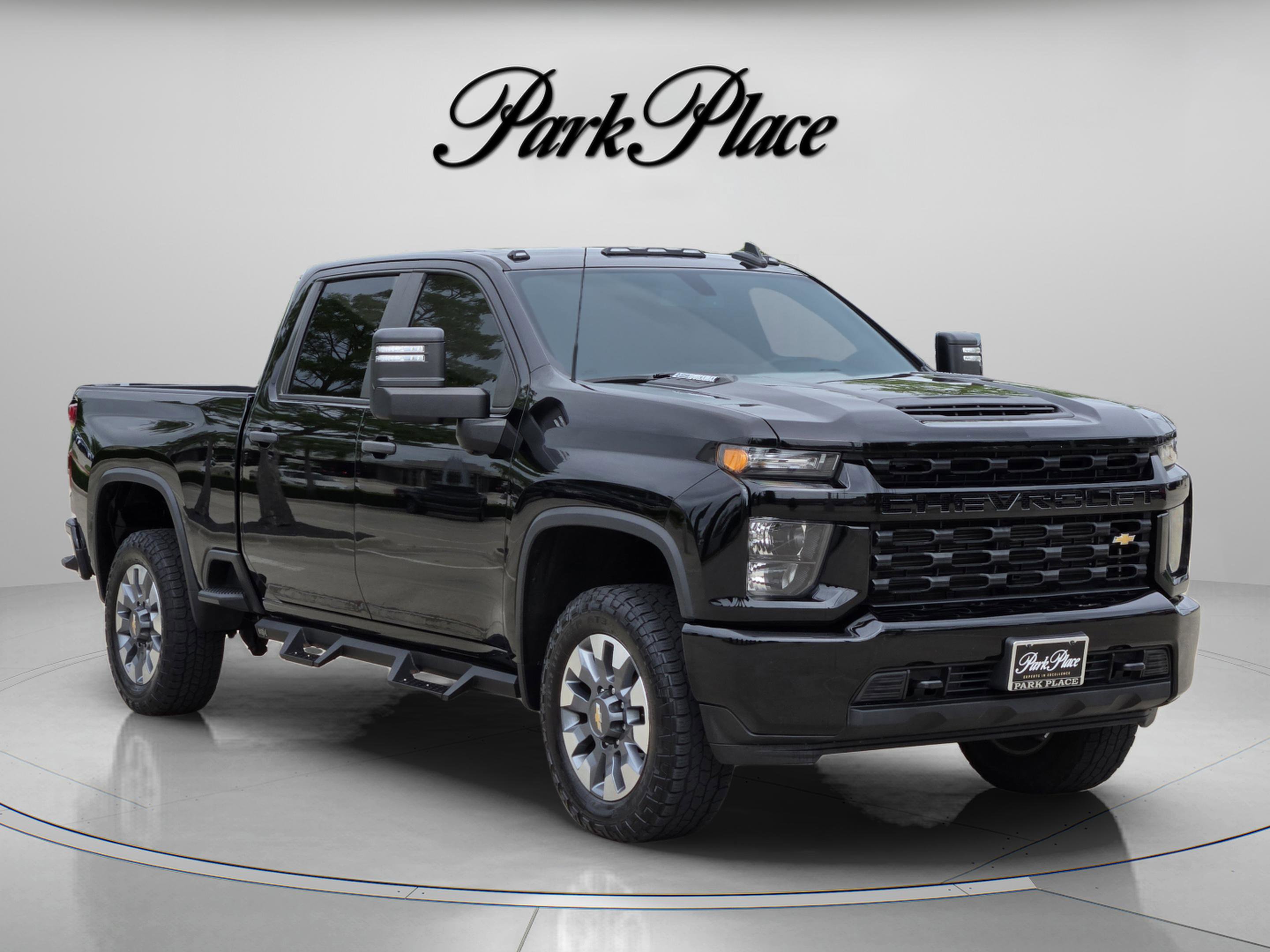 Used 2023 Chevrolet Silverado 2500 Custom w/ Custom Value Package image 8