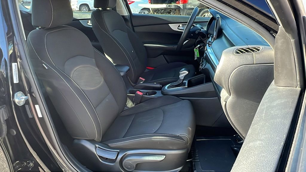 Used 2023 Kia Forte LXS image 10