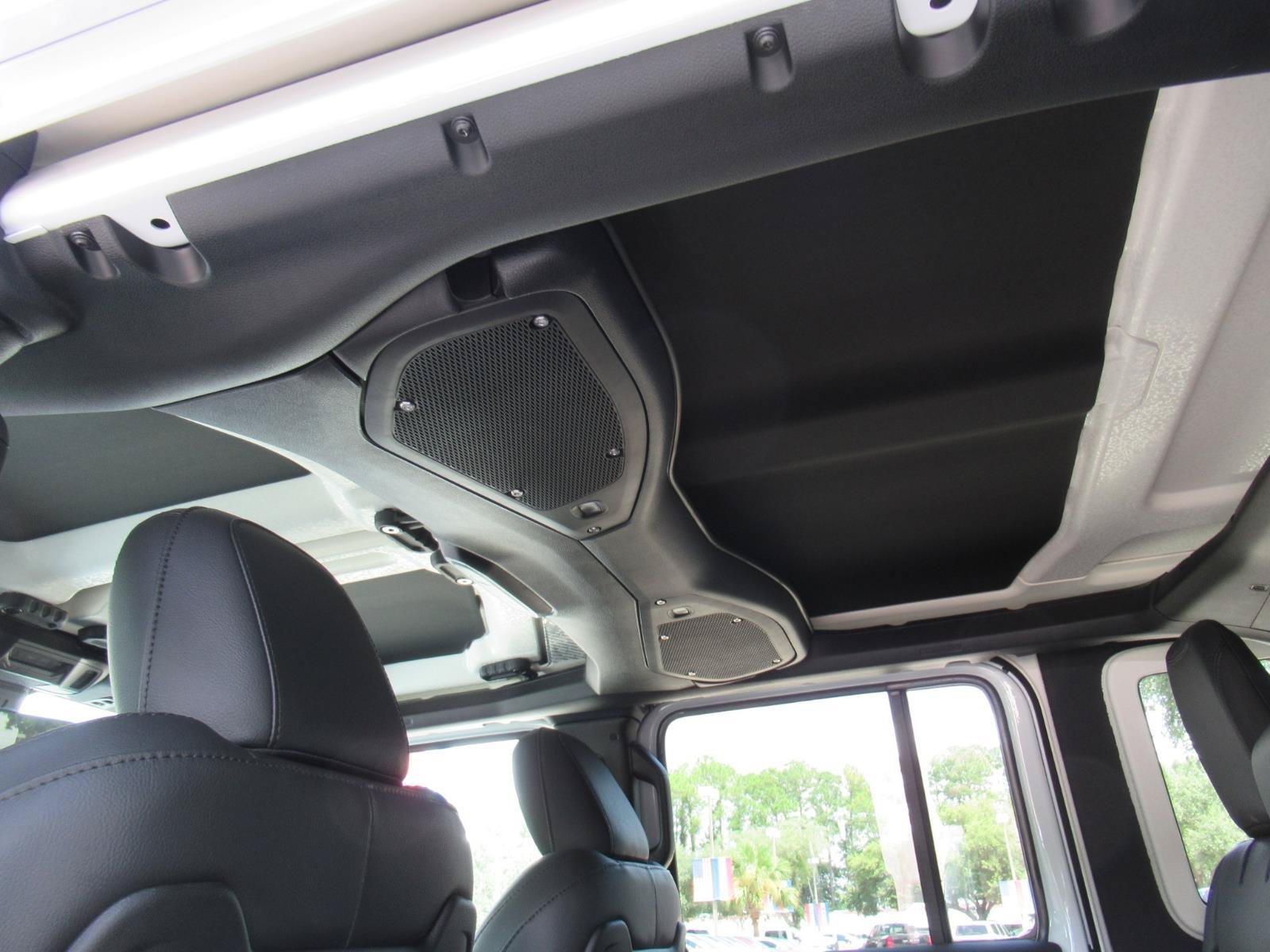New 2026 Jeep Wrangler Unlimited Sahara AWD/4WD image 16