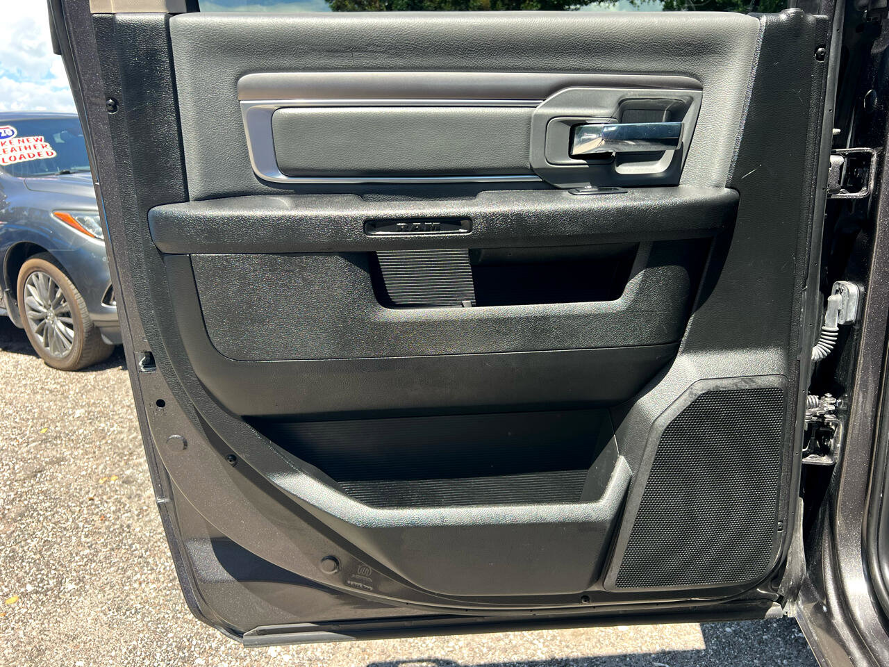 Used 2022 RAM 1500 Classic SLT image 22