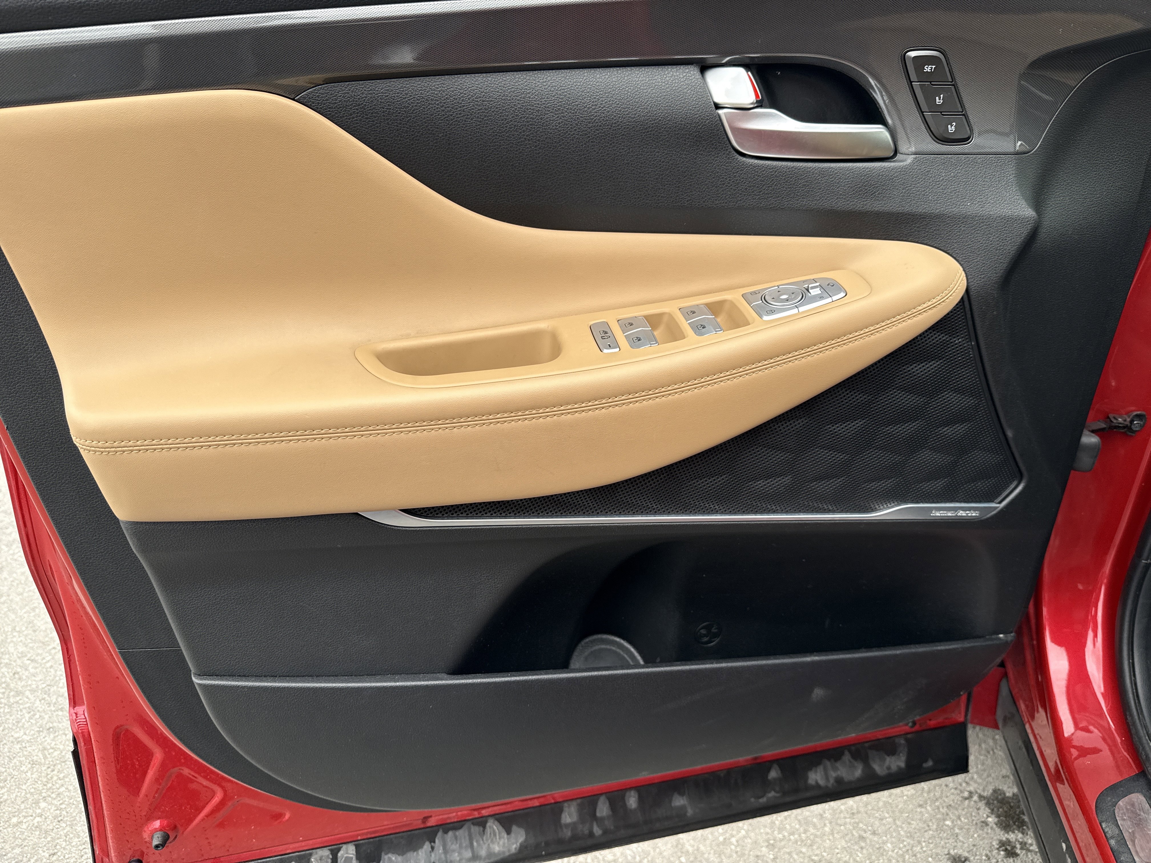 Used 2023 Hyundai Santa Fe Calligraphy image 15