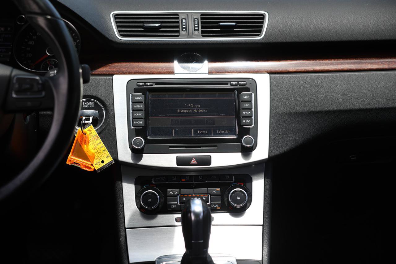 Used 2012 Volkswagen CC Lux FWD image 35