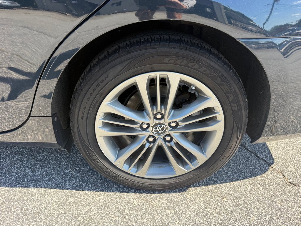 Used 2017 Toyota Camry SE FWD image 16