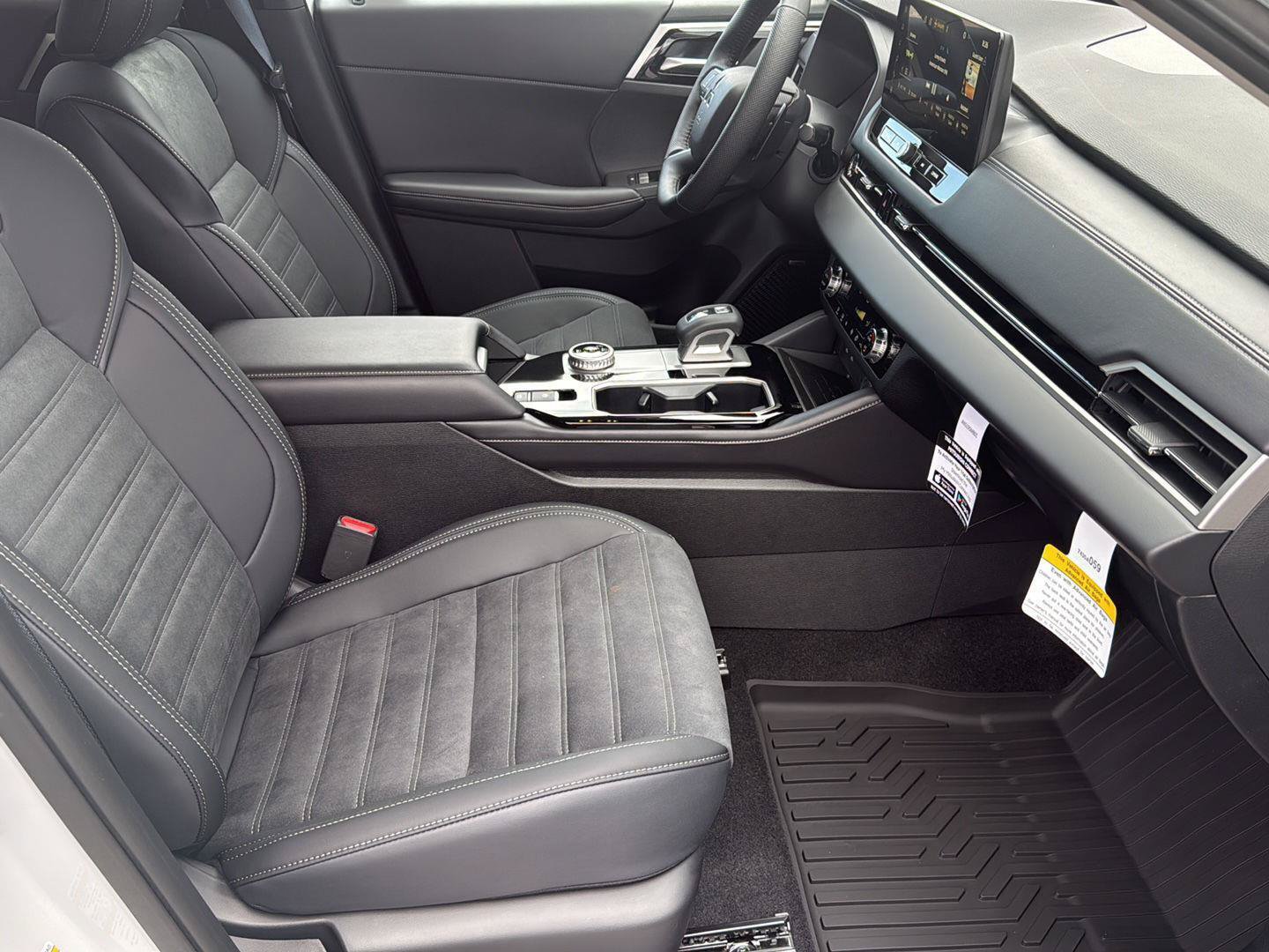 New 2026 Mitsubishi Outlander AWD image 27