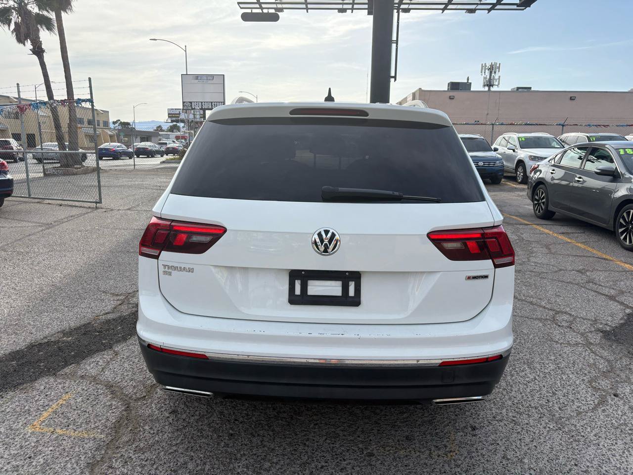 Used 2014 Volkswagen Touareg Sport AWD/4WD image 5