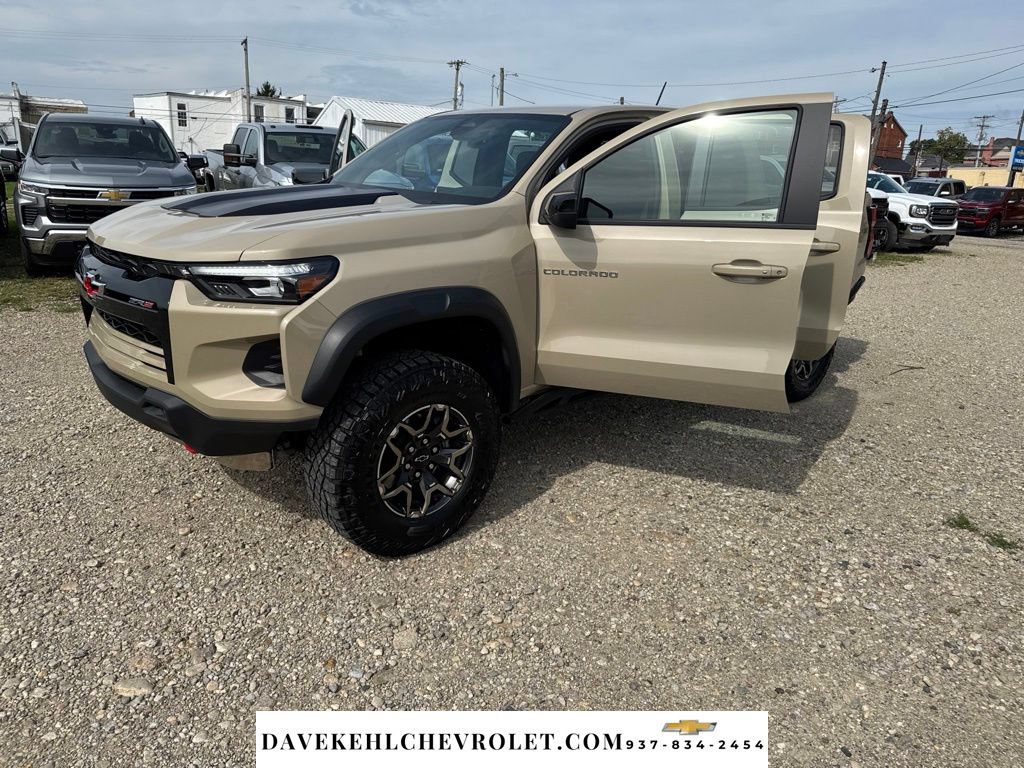 Used 2024 Chevrolet Colorado ZR2 AWD/4WD image 23