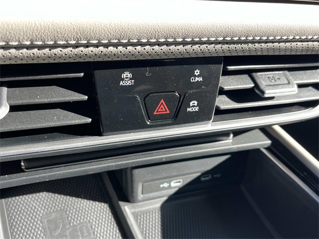 Used 2024 Volkswagen Atlas SE image 35