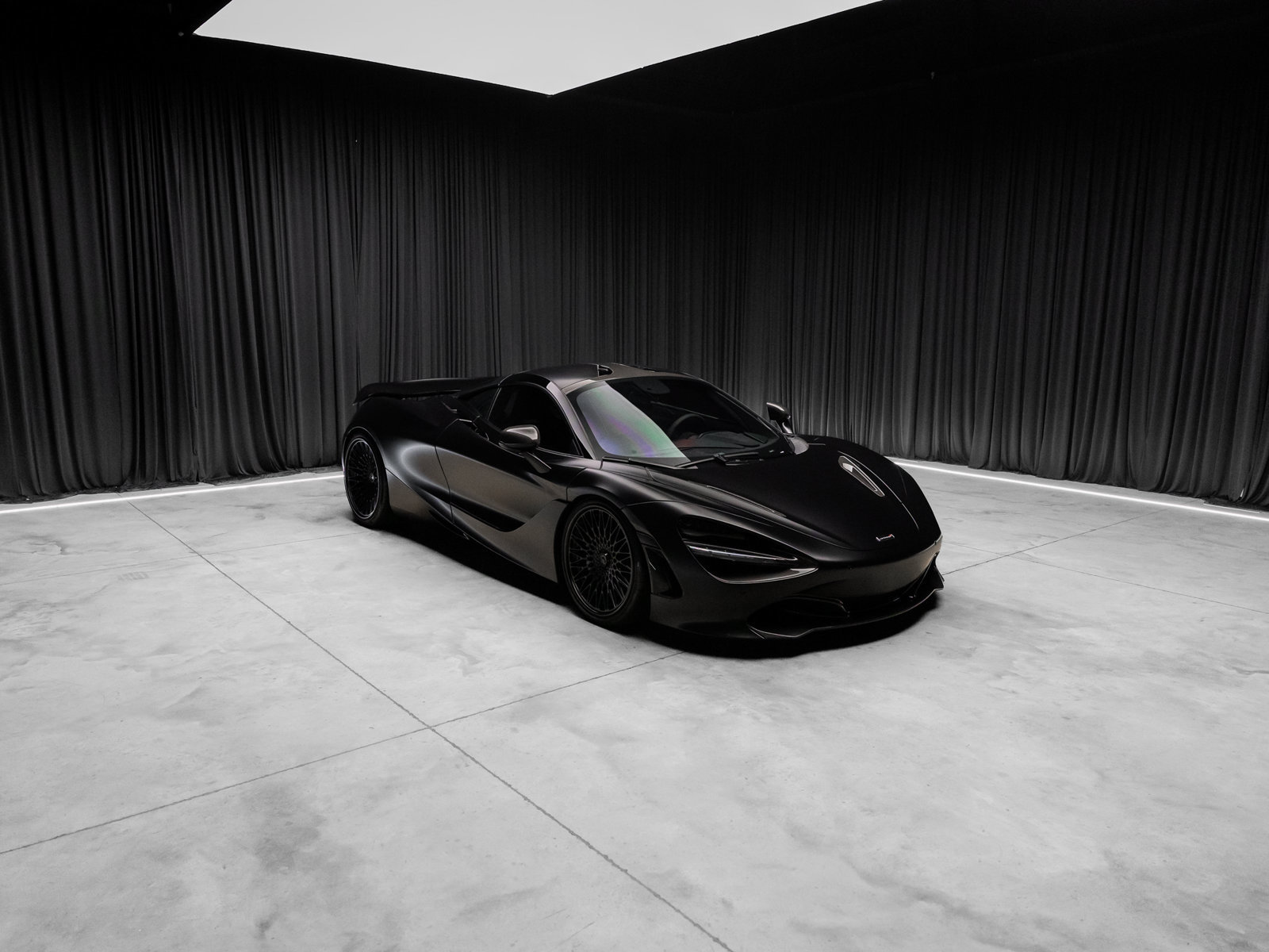 Used 2018 McLaren 720S RWD image 18