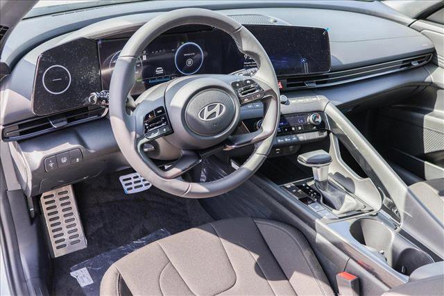 New 2025 Hyundai Elantra SEL image 10