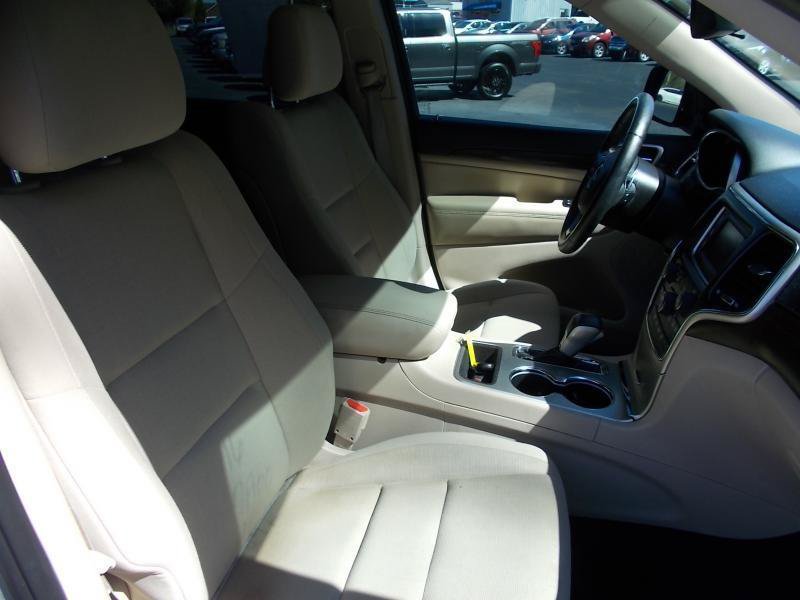 Used 2016 Jeep Grand Cherokee Laredo RWD image 20