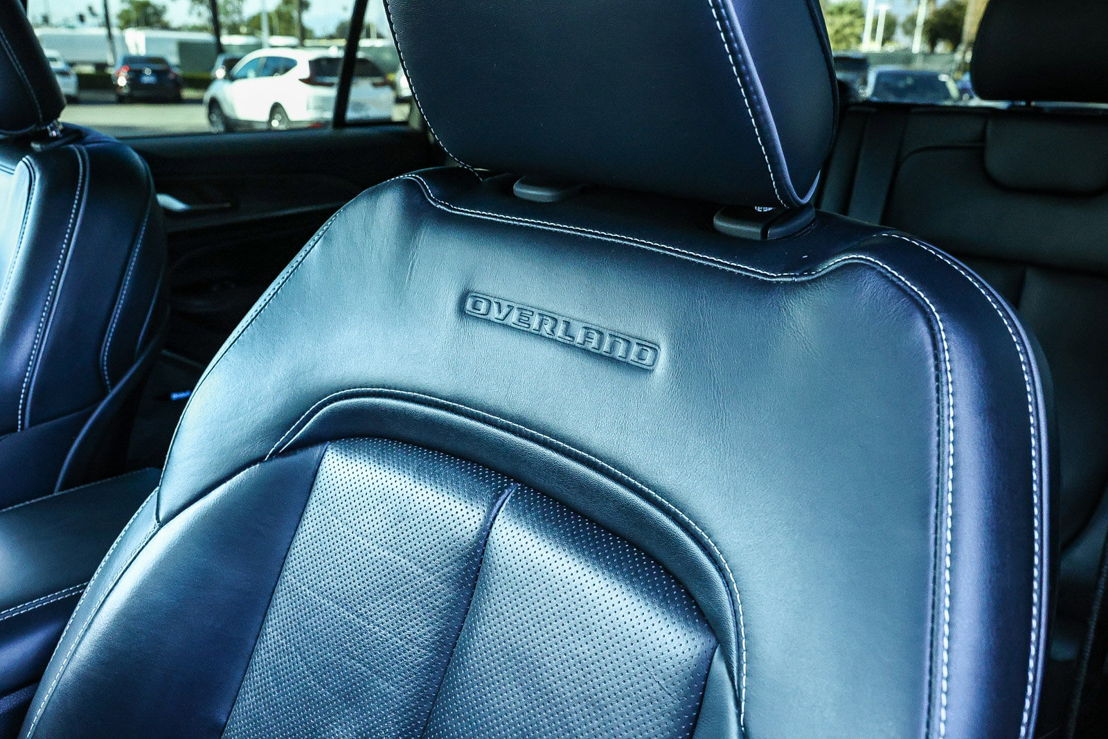 Used 2022 Jeep Grand Cherokee Overland image 32