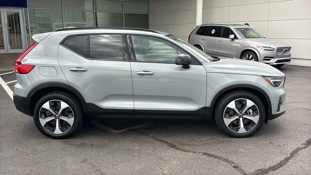 Used 2026 Volvo XC40 B5 Plus AWD/4WD image 27