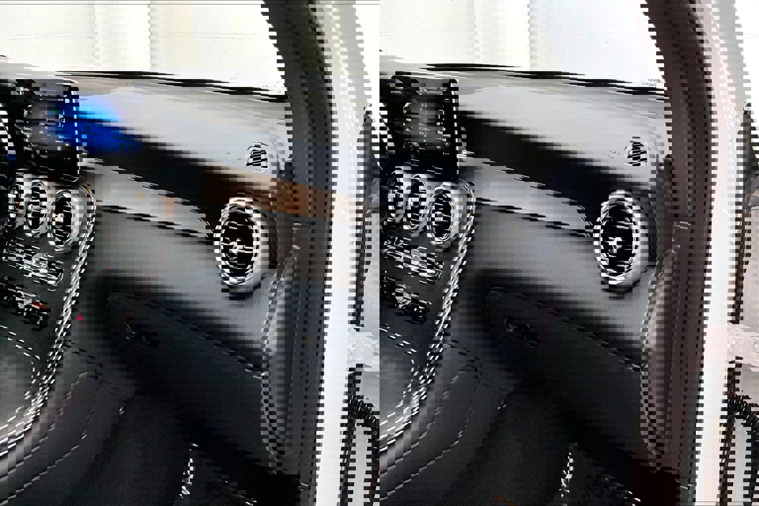 Used 2021 Mercedes-Benz GLC 300 image 20