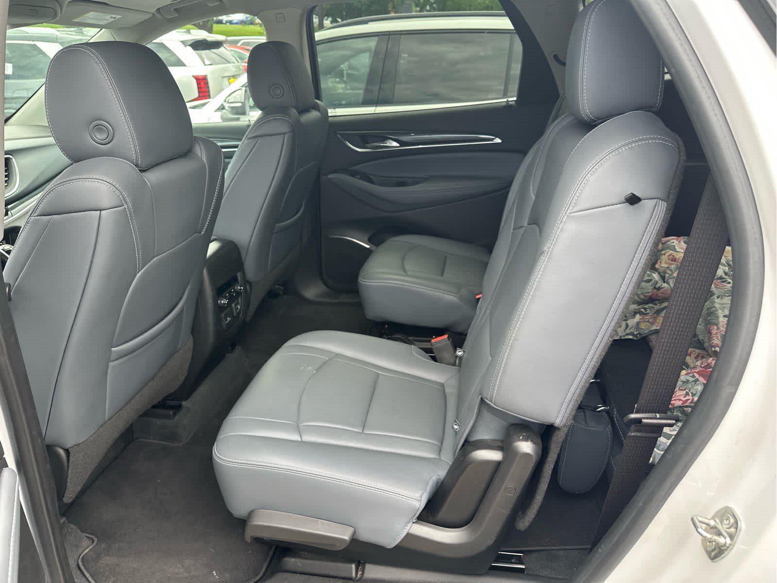 Used 2021 Buick Enclave Premium w/ Sun and Sites Package AWD/4WD image 12