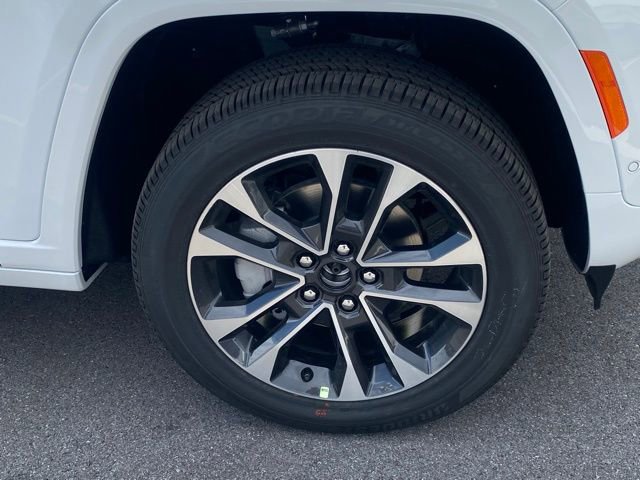 New 2025 Jeep Grand Cherokee Overland image 11