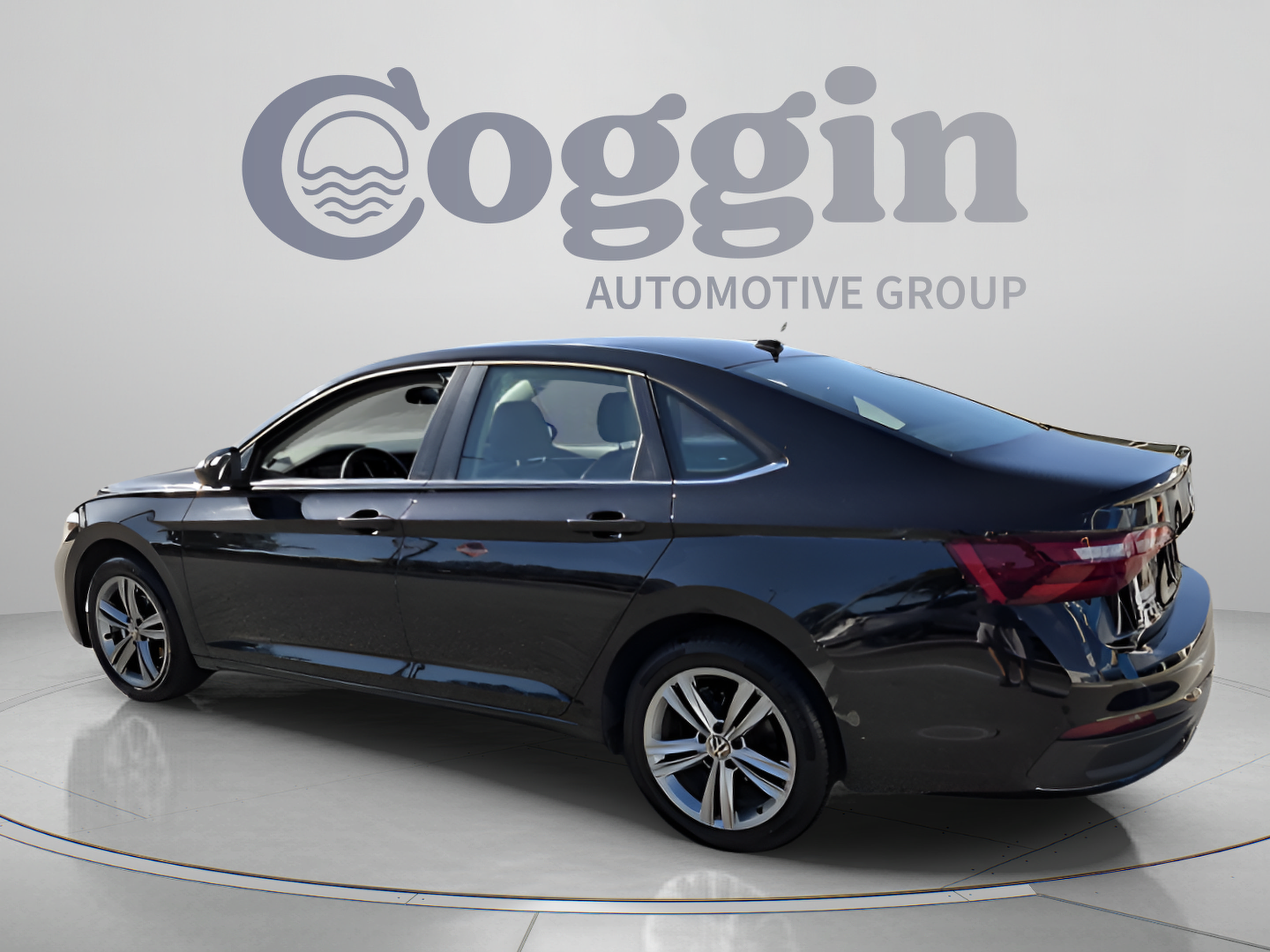Used 2024 Volkswagen Jetta SE FWD image 3