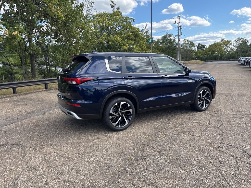 New 2025 Mitsubishi Outlander SE image 6