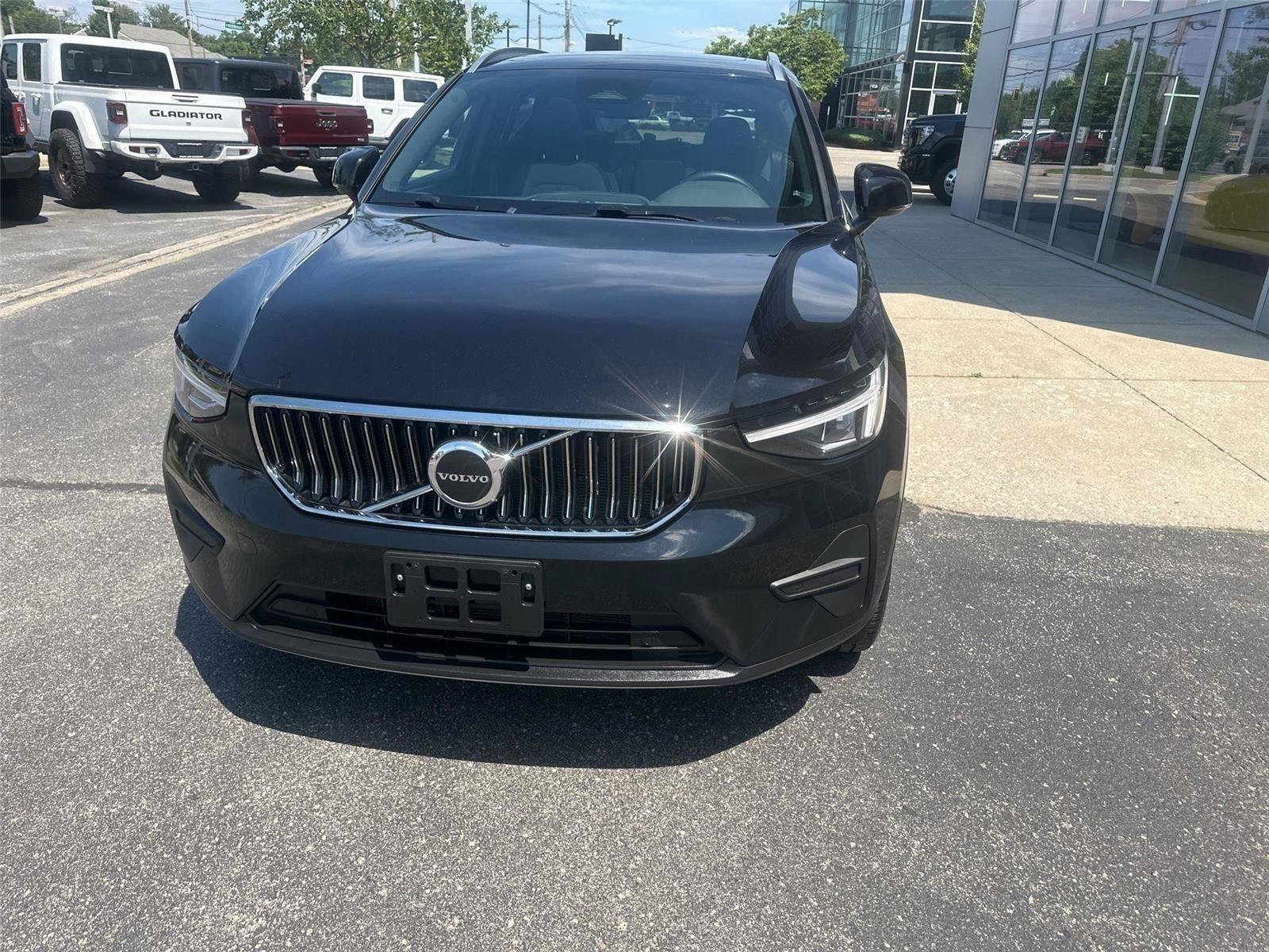 Used 2025 Volvo XC40 B5 Core AWD/4WD image 7